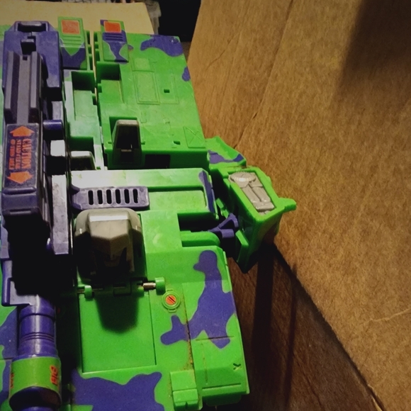 Megatron Transformers Tank 1992 Hasbro Action Figure - Picture 7 of 7